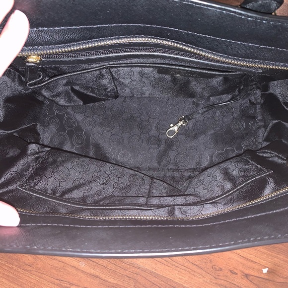 MICHAEL KORS - Selma Satchel - Black - Picture 3 of 7